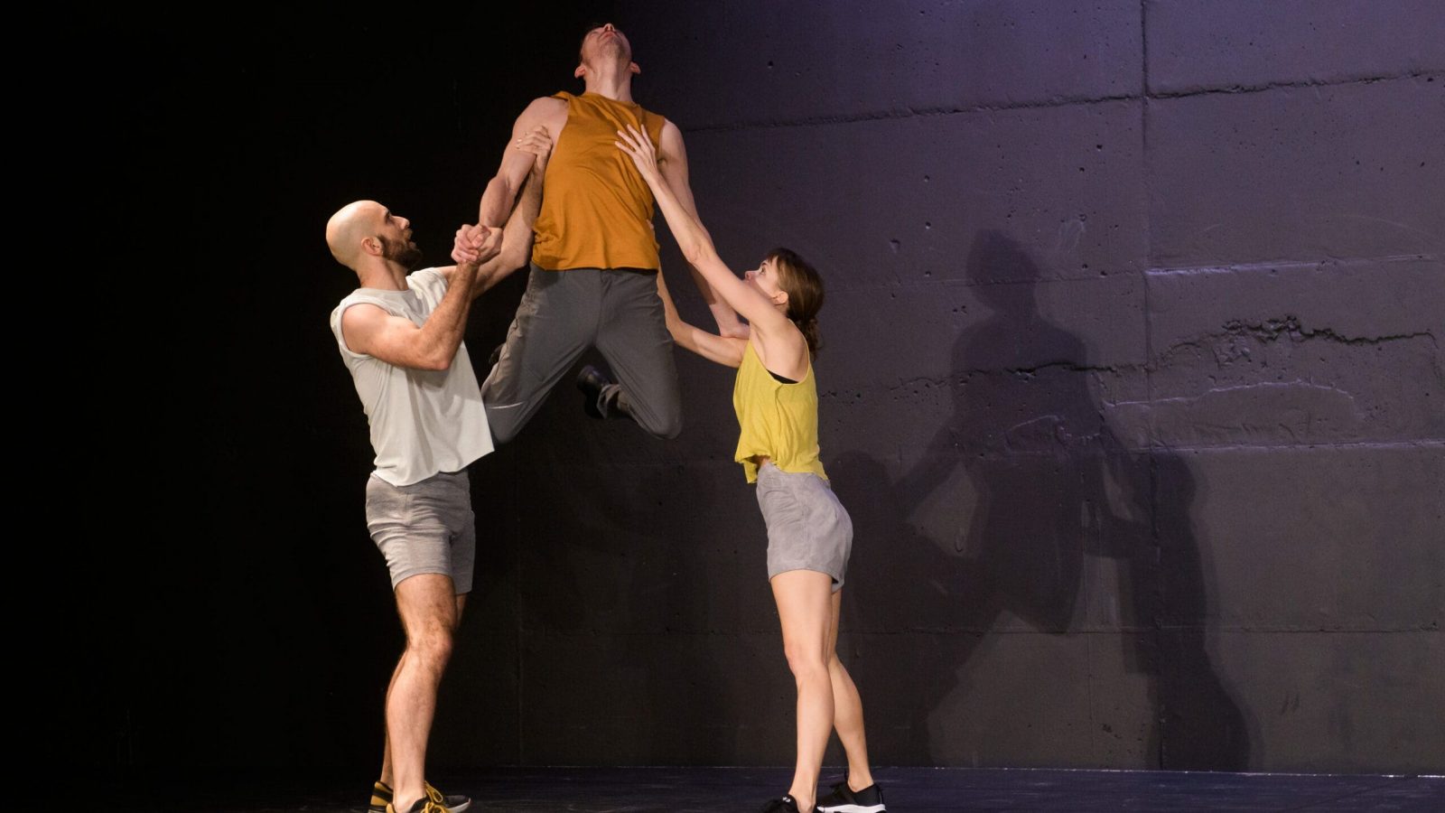 D8X3027_CREDIT-IAN-DOUGLAS