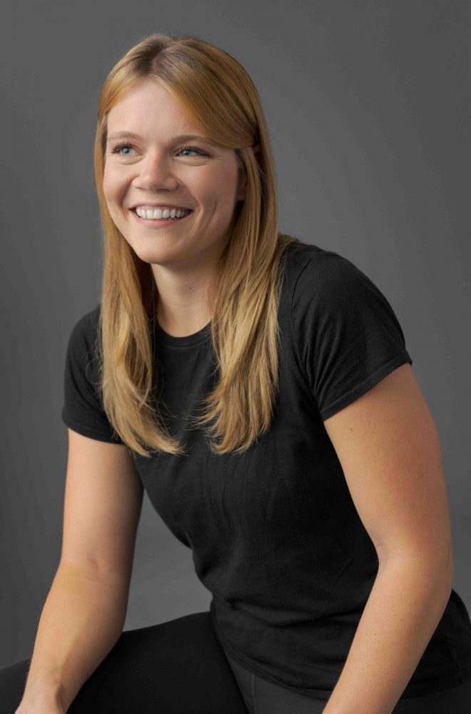 Julie Davis Headshot