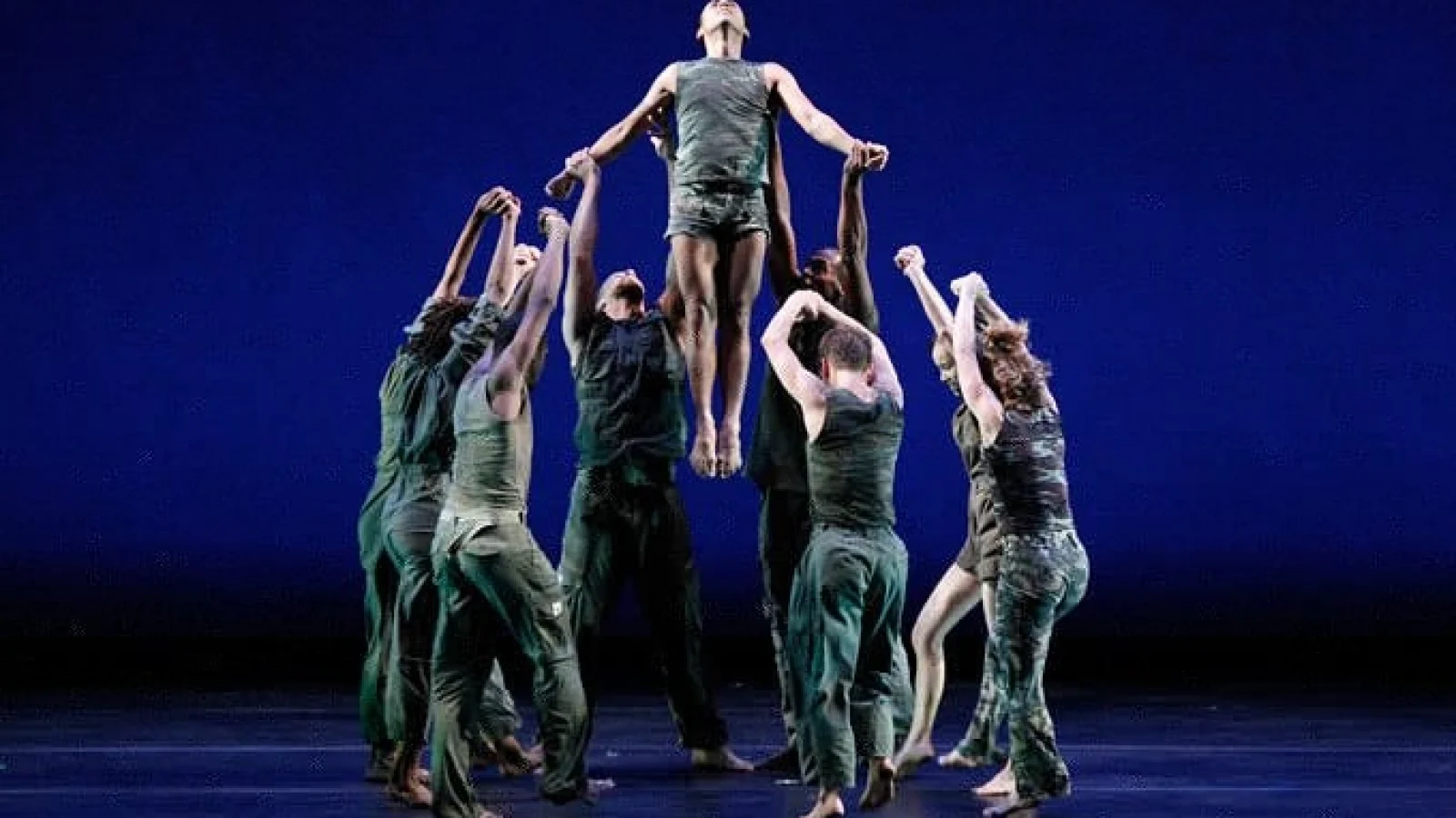 Pay and Play Bill T Jones 680w_x395h_c-cm_web5-1313163466